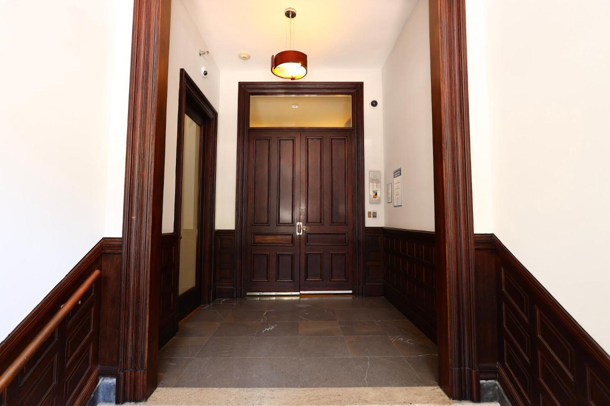 Stylish Newbury Street Studio, #2 Бостон Екстер'єр фото